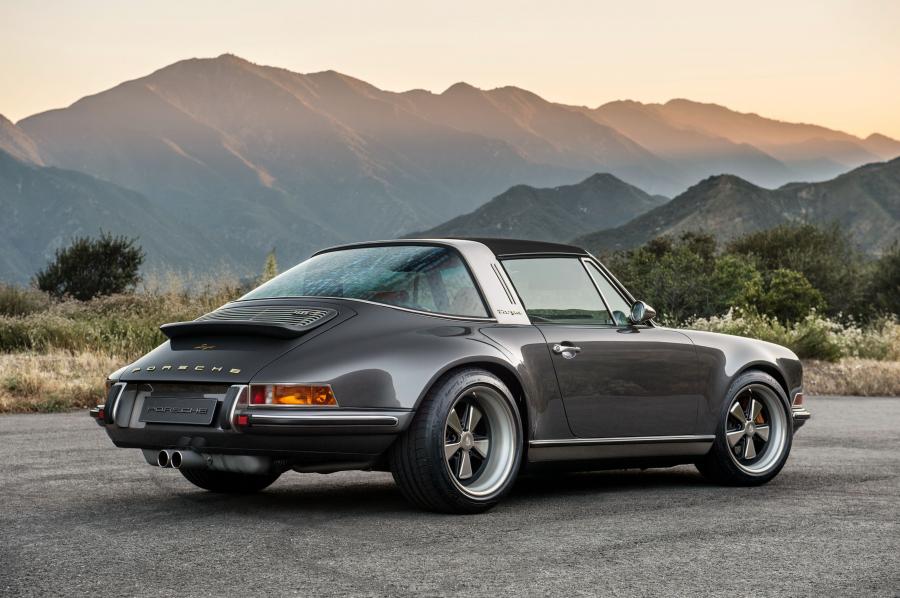  Porsche 911 Targa by Singer 2015 года  (фото 17 из 26)
